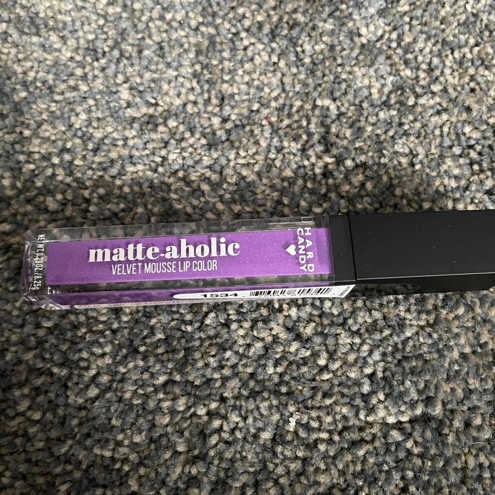 Hard🖤Candy Matte-Aholic Velvet Lip Mousse